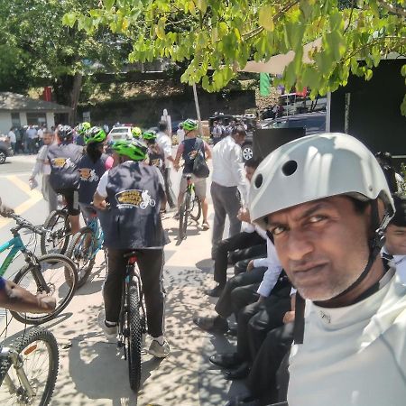 Nisha Homestay Inn Peradeniya Kültér fotó