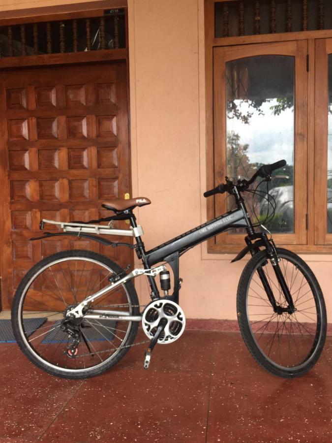 Nisha Homestay Inn Peradeniya Kültér fotó