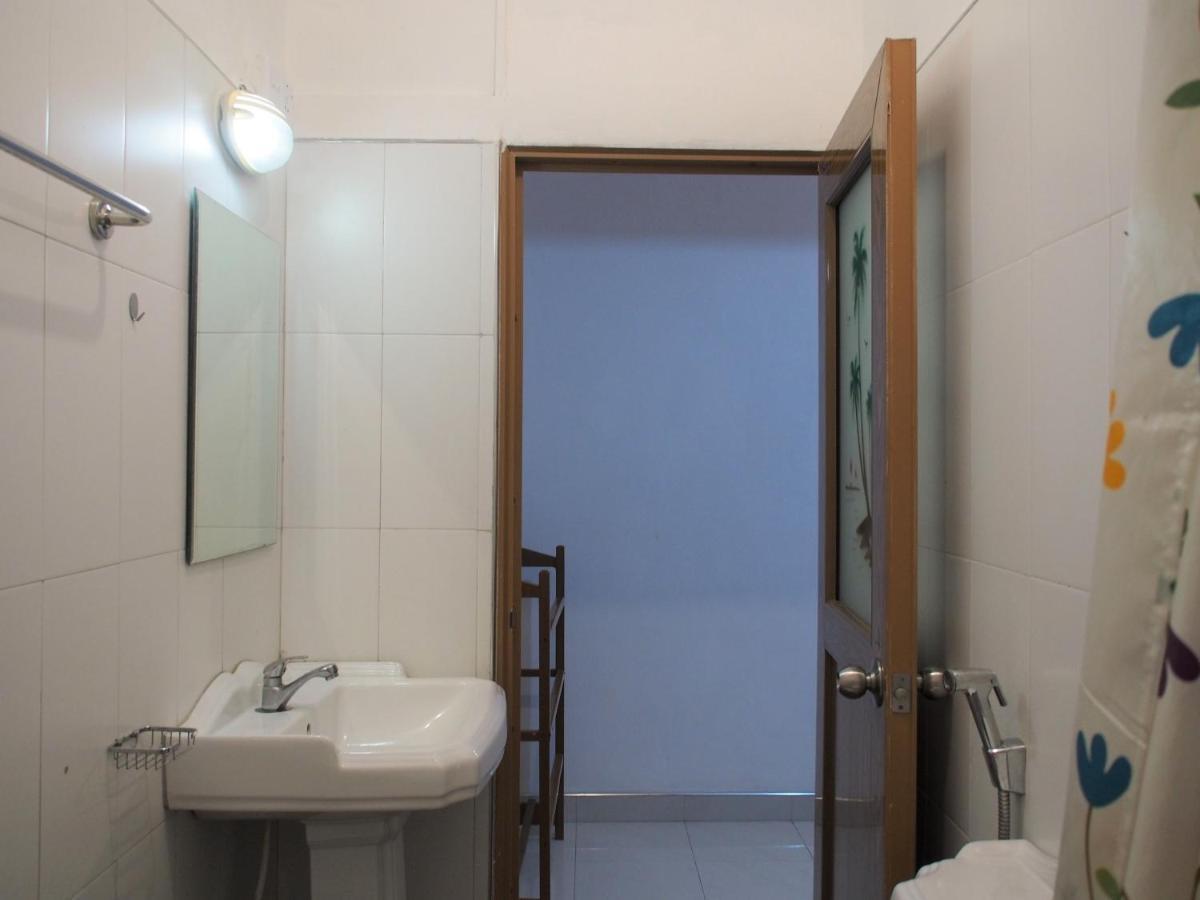Nisha Homestay Inn Peradeniya Kültér fotó
