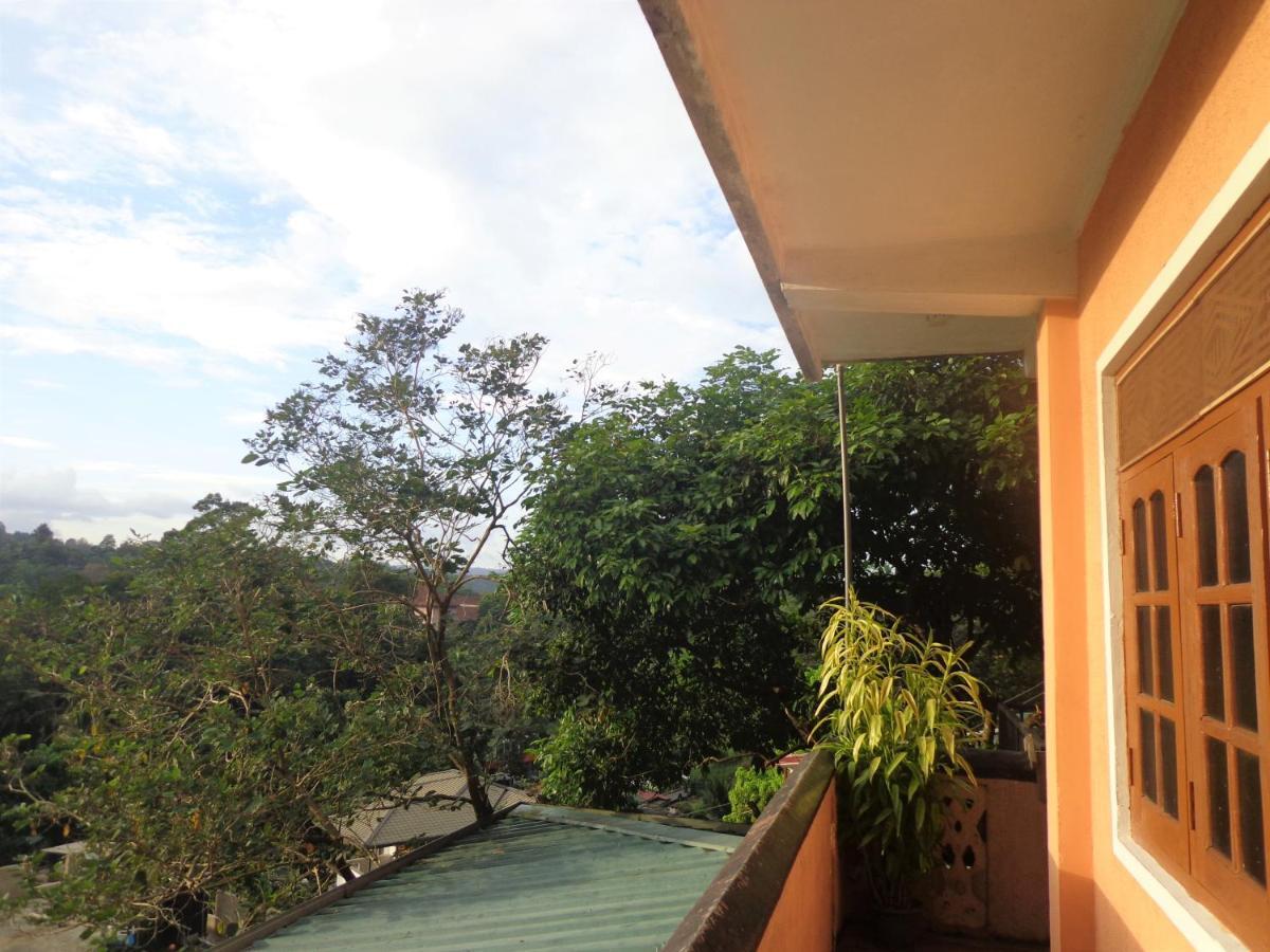 Nisha Homestay Inn Peradeniya Kültér fotó