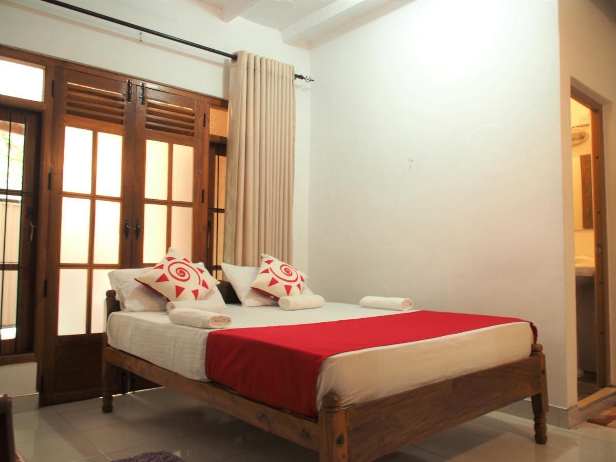 Nisha Homestay Inn Peradeniya Kültér fotó